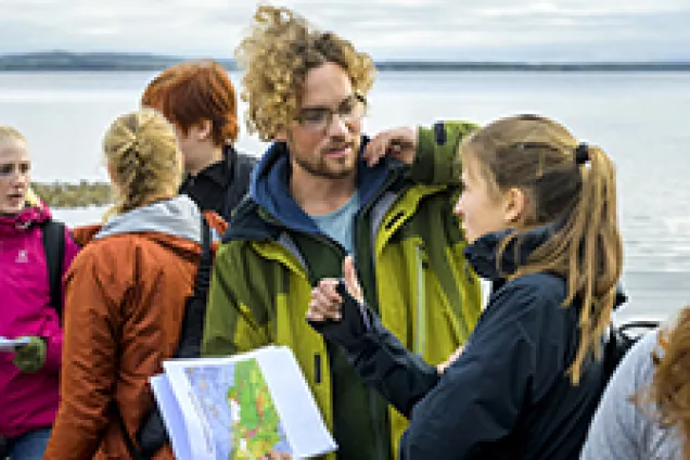 Studenter i miljövetenskap på exkursion. Foto.